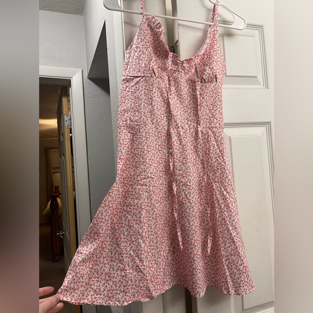 New in package: Size Small pink floral dress